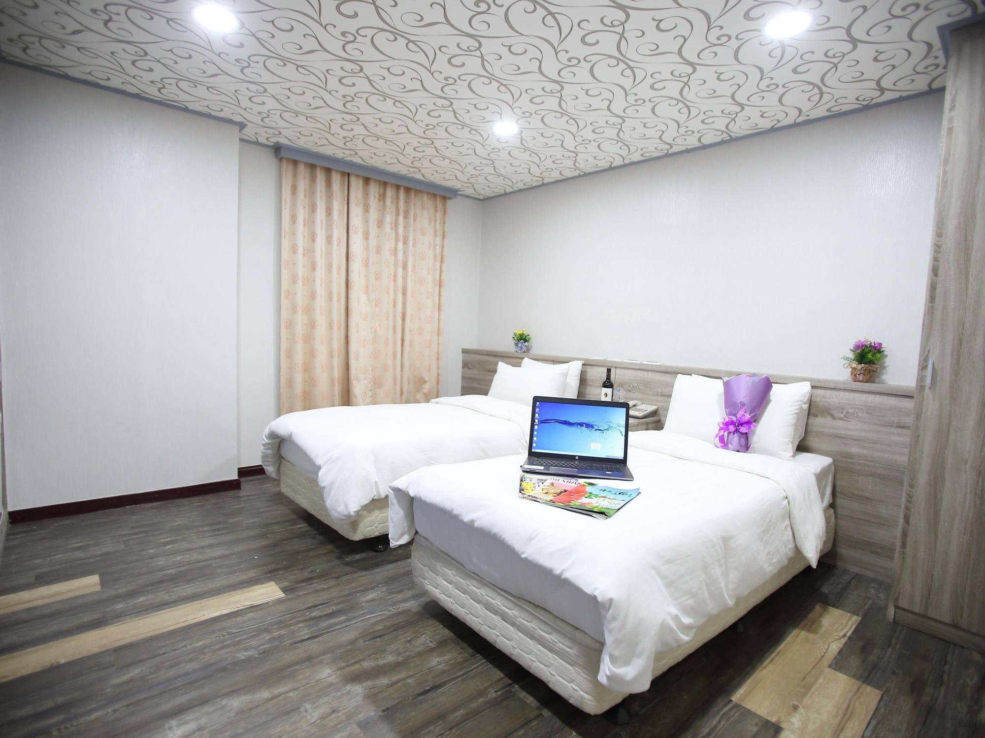 心園生活旅店 Xin Yuan Hotel ซินจู๋ ภายนอก รูปภาพ